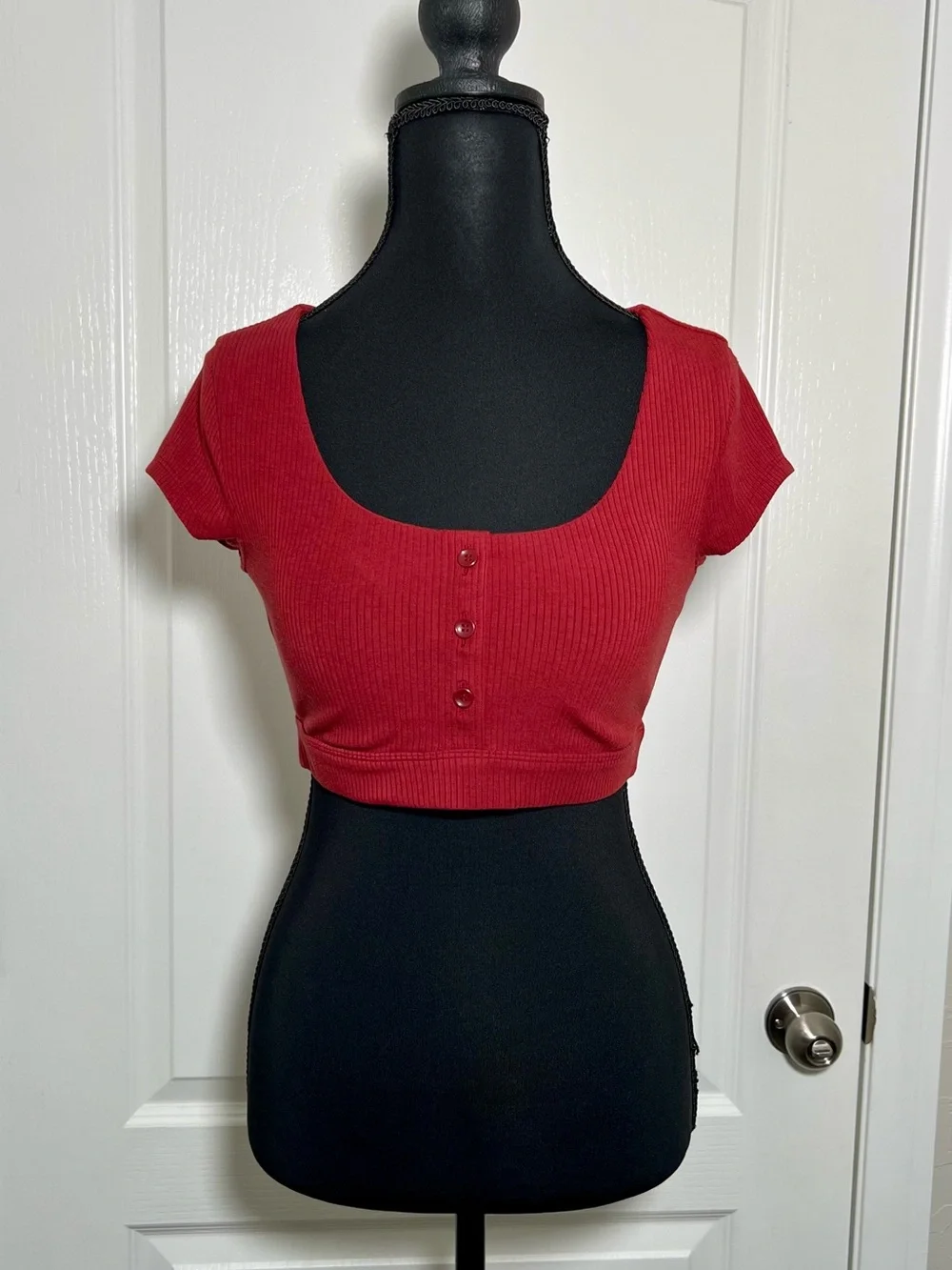 NWOT! Alo Blissful Henley Bra Top. Color Cranberry. Size S - Picture 4 of 16